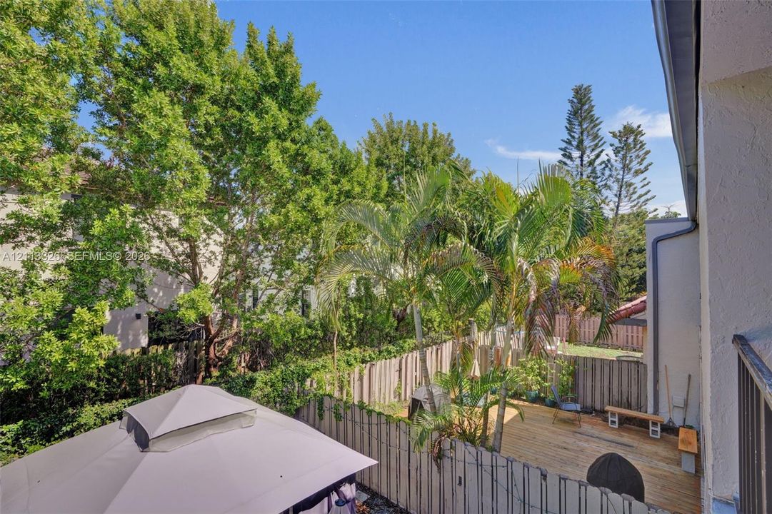 For Rent: $3,800 (3 beds, 2 baths, 2070 Square Feet)
