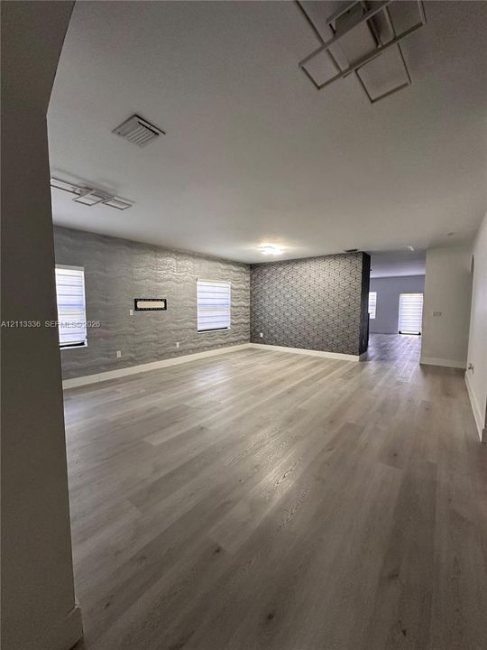 En Venta: $600,000 (3 camas, 3 baños, 1906 Pies cuadrados)