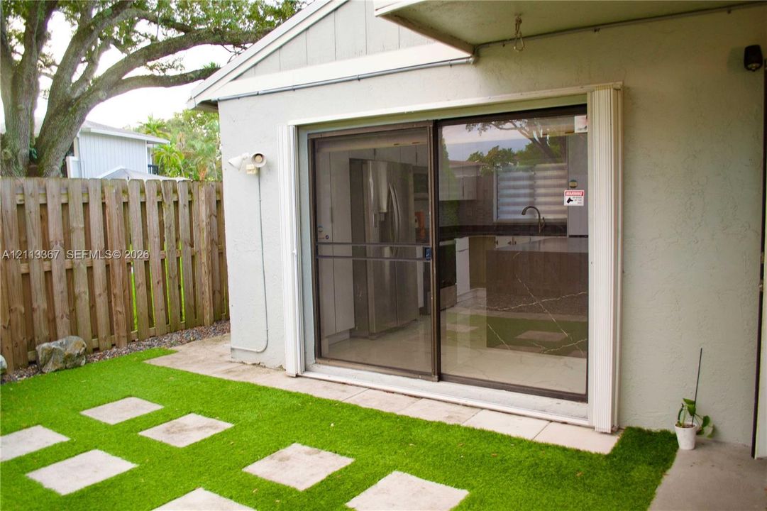 For Rent: $2,800 (2 beds, 2 baths, 1259 Square Feet)