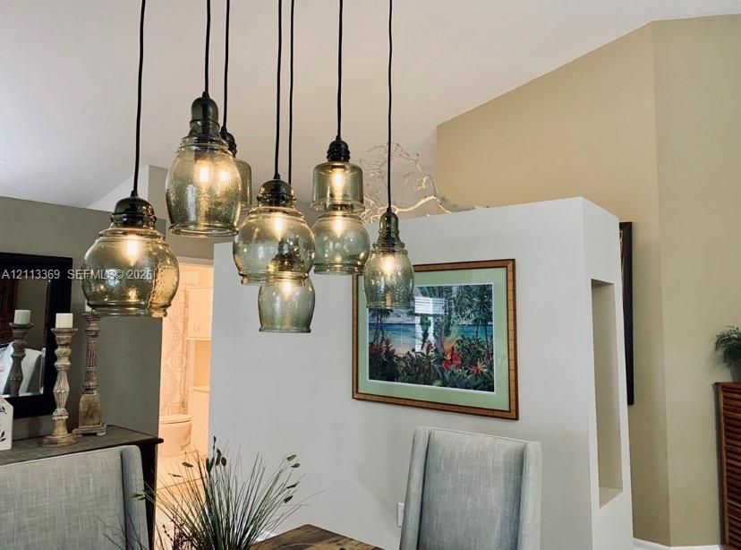 En Venta: $895,000 (4 camas, 3 baños, 2554 Pies cuadrados)
