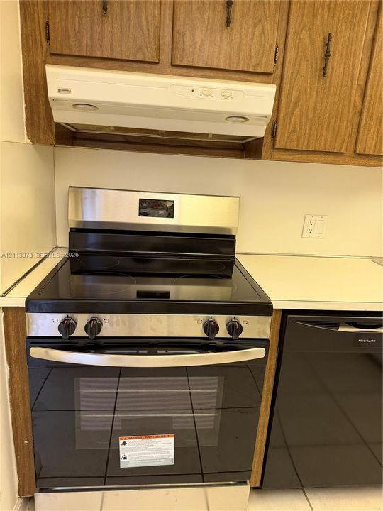 For Sale: $265,000 (2 beds, 2 baths, 1138 Square Feet)