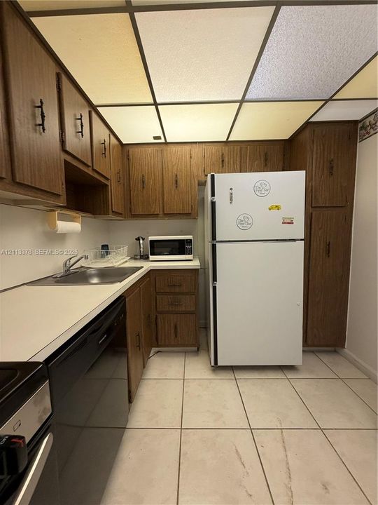 For Sale: $265,000 (2 beds, 2 baths, 1138 Square Feet)