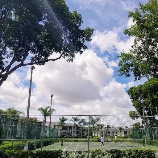 Palm Club Tennis Courts