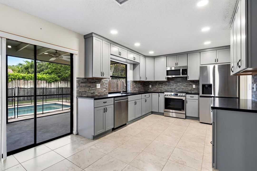 Newer Granite Kitchen