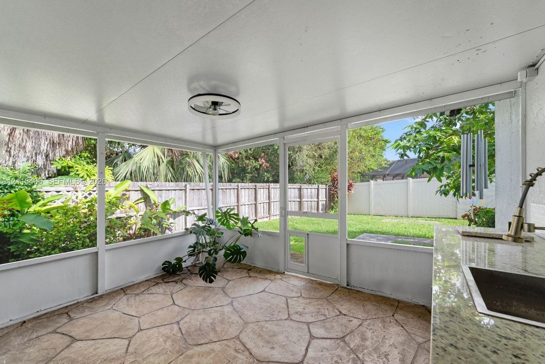 For Sale: $550,000 (3 beds, 2 baths, 1808 Square Feet)