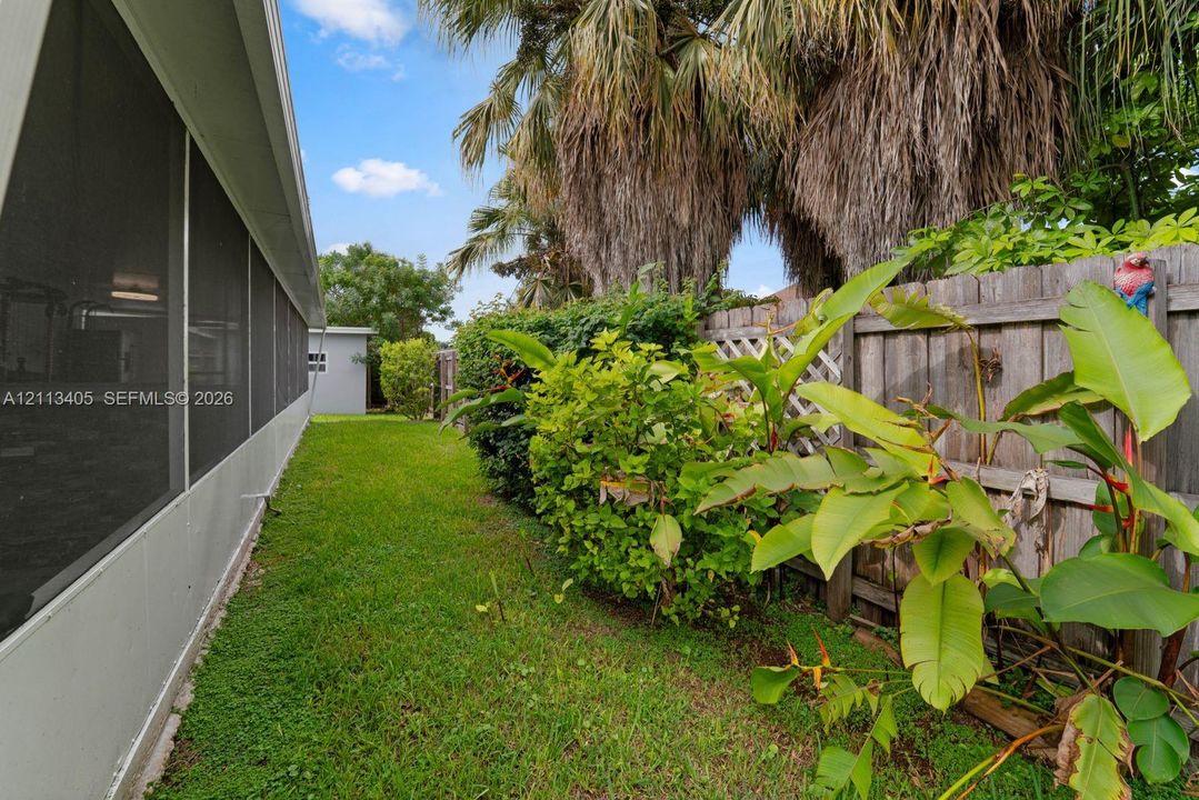 For Sale: $550,000 (3 beds, 2 baths, 1808 Square Feet)