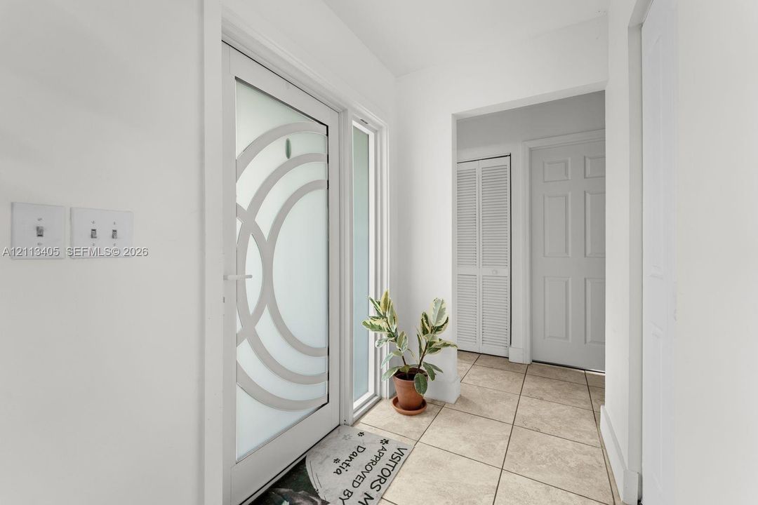 For Sale: $550,000 (3 beds, 2 baths, 1808 Square Feet)