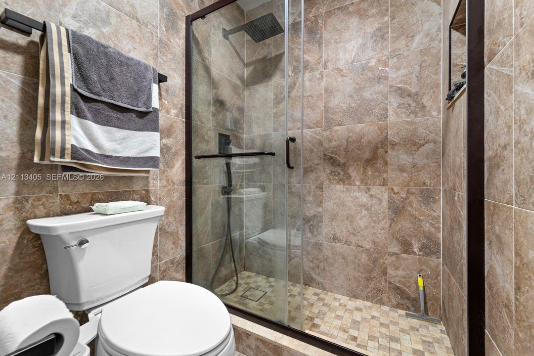 For Sale: $550,000 (3 beds, 2 baths, 1808 Square Feet)