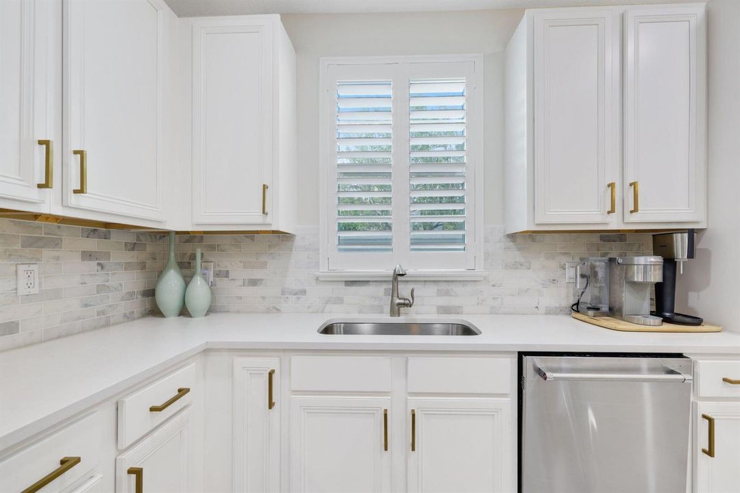 3112 Waterside Circle - 12.jpg-SMALL