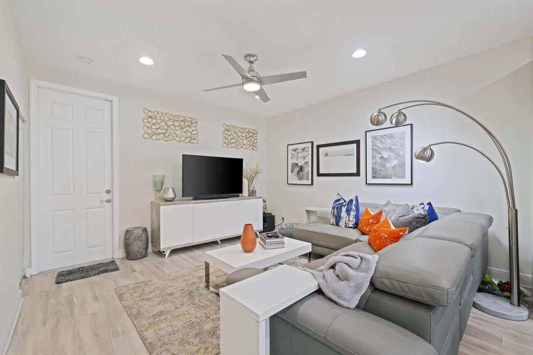 3112 Waterside Circle - 4.jpg-SMALL
