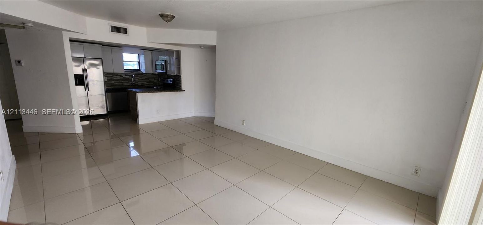 For Rent: $2,200 (2 beds, 2 baths, 1036 Square Feet)