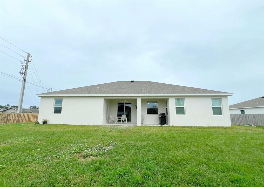 103 Sw Grove Photo 3