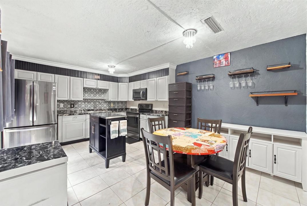 Dining/Kitchen