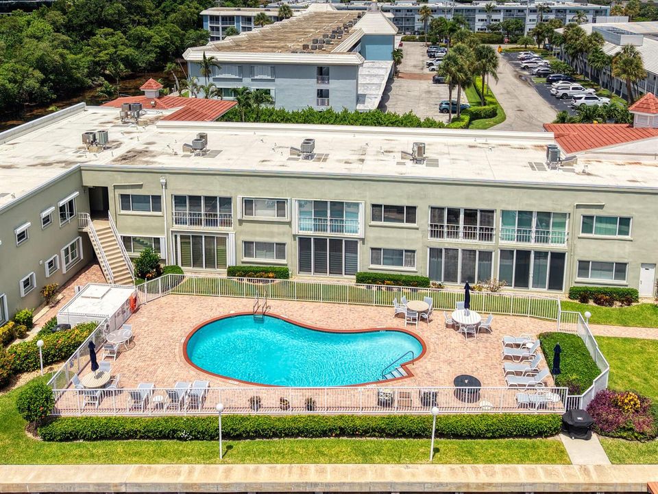 20 Community Pool (3)