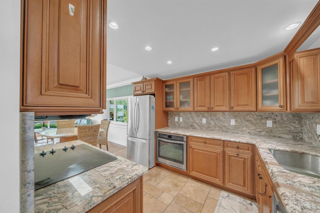 5 Kitchen (1)