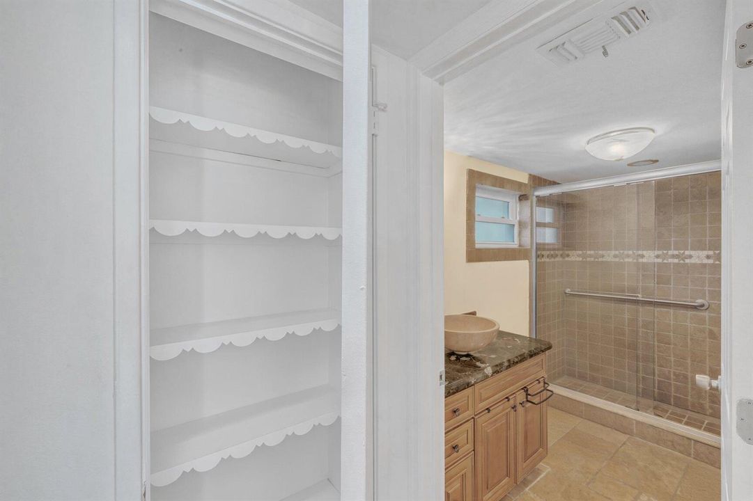 17 Bathroom (1)A