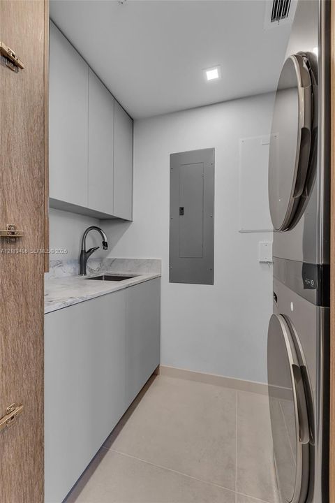 For Sale: $2,500,000 (2 beds, 2 baths, 2260 Square Feet)