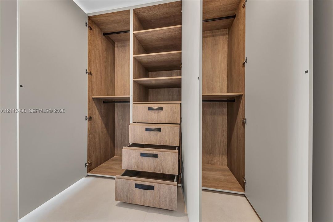 GUEST BEDROM EUROPEAN CLOSET