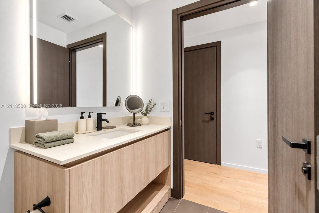 For Rent: $5,500 (1 beds, 1 baths, 442 Square Feet)