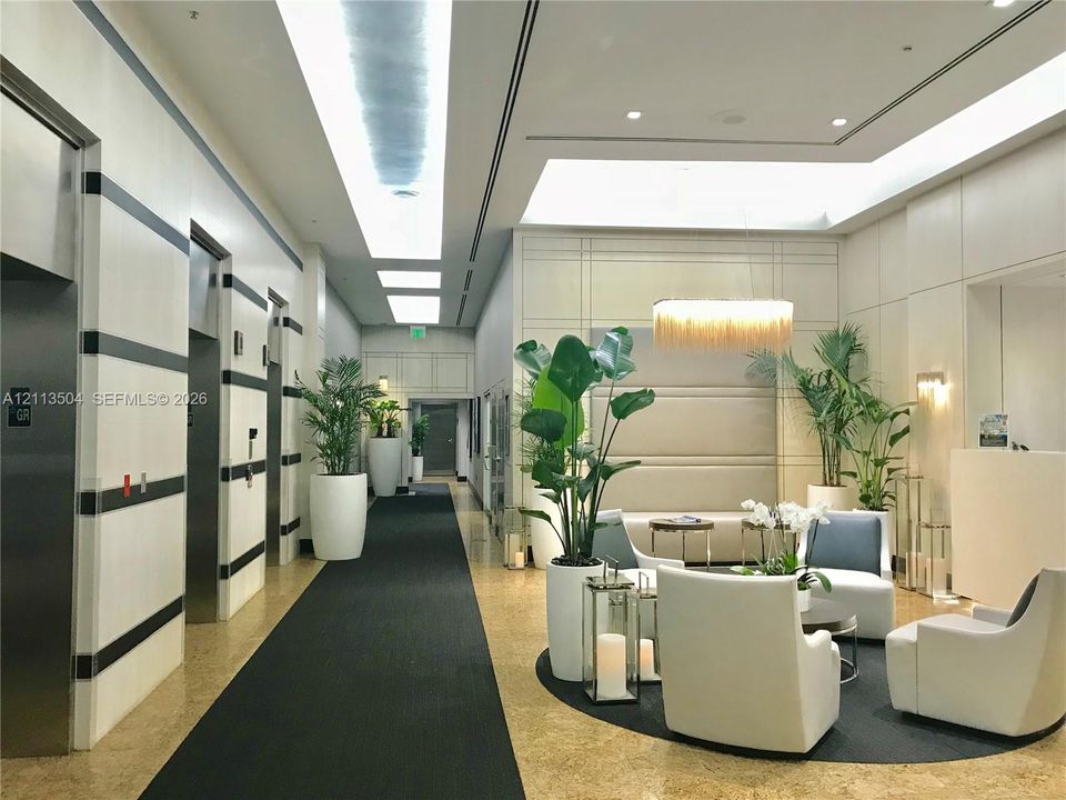 For Rent: $2,700 (1 beds, 1 baths, 650 Square Feet)