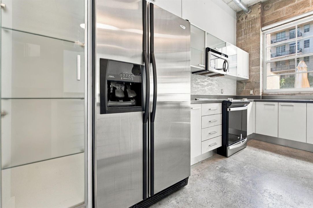 17-web-or-mls-434-nw-1st-ave-203