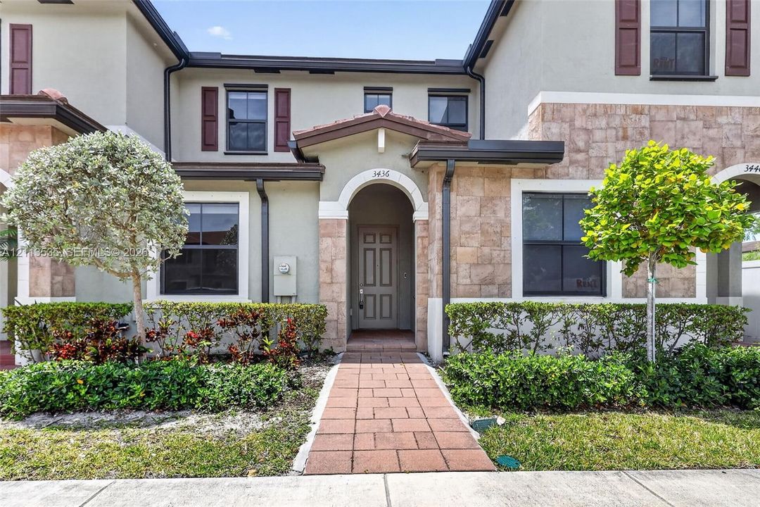 For Sale: $497,000 (3 beds, 3 baths, 1332 Square Feet)