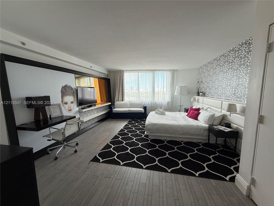 For Sale: $440,000 (0 beds, 1 baths, 508 Square Feet)