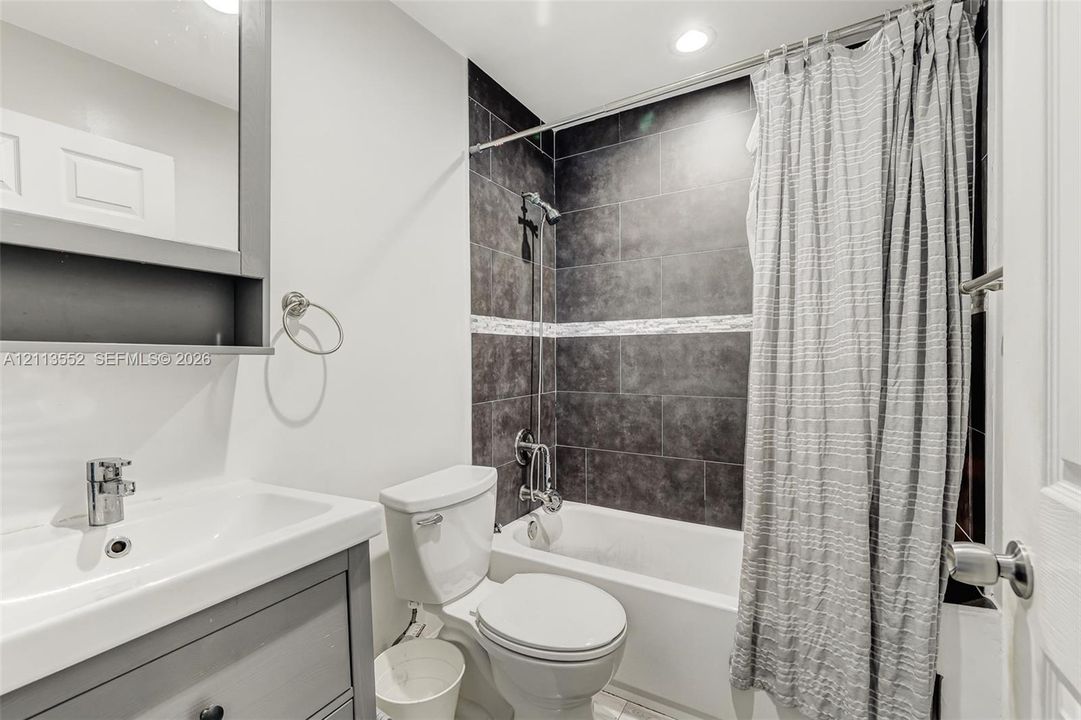 For Sale: $510,000 (3 beds, 2 baths, 1556 Square Feet)