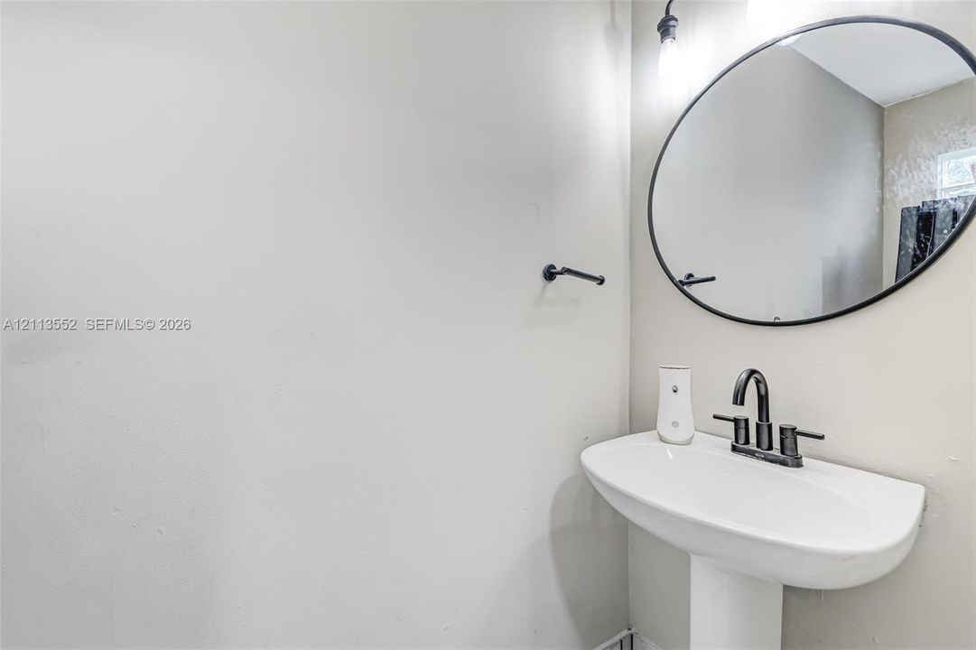 For Sale: $510,000 (3 beds, 2 baths, 1556 Square Feet)