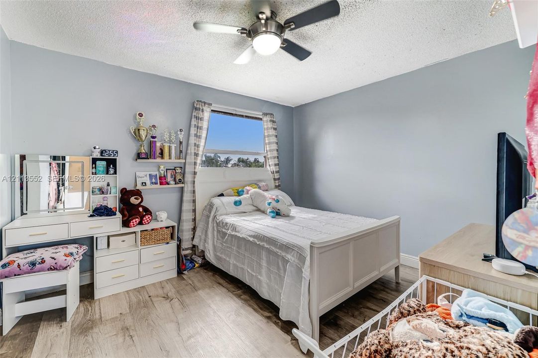For Sale: $510,000 (3 beds, 2 baths, 1556 Square Feet)