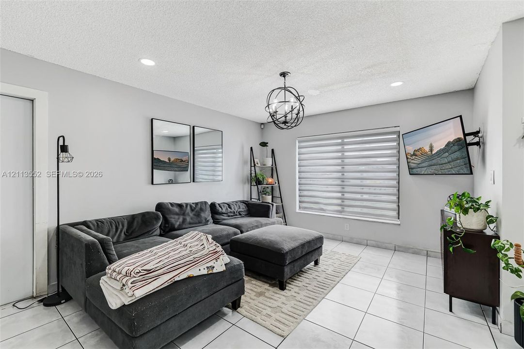 For Sale: $510,000 (3 beds, 2 baths, 1556 Square Feet)