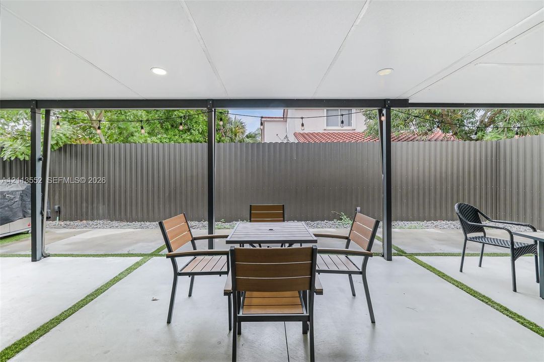 For Sale: $510,000 (3 beds, 2 baths, 1556 Square Feet)