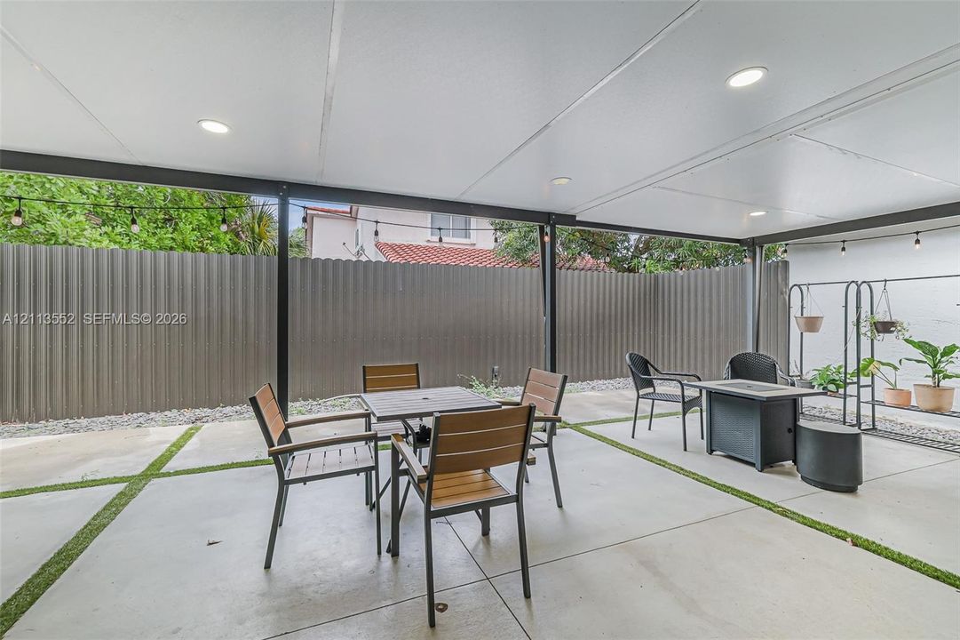 For Sale: $510,000 (3 beds, 2 baths, 1556 Square Feet)