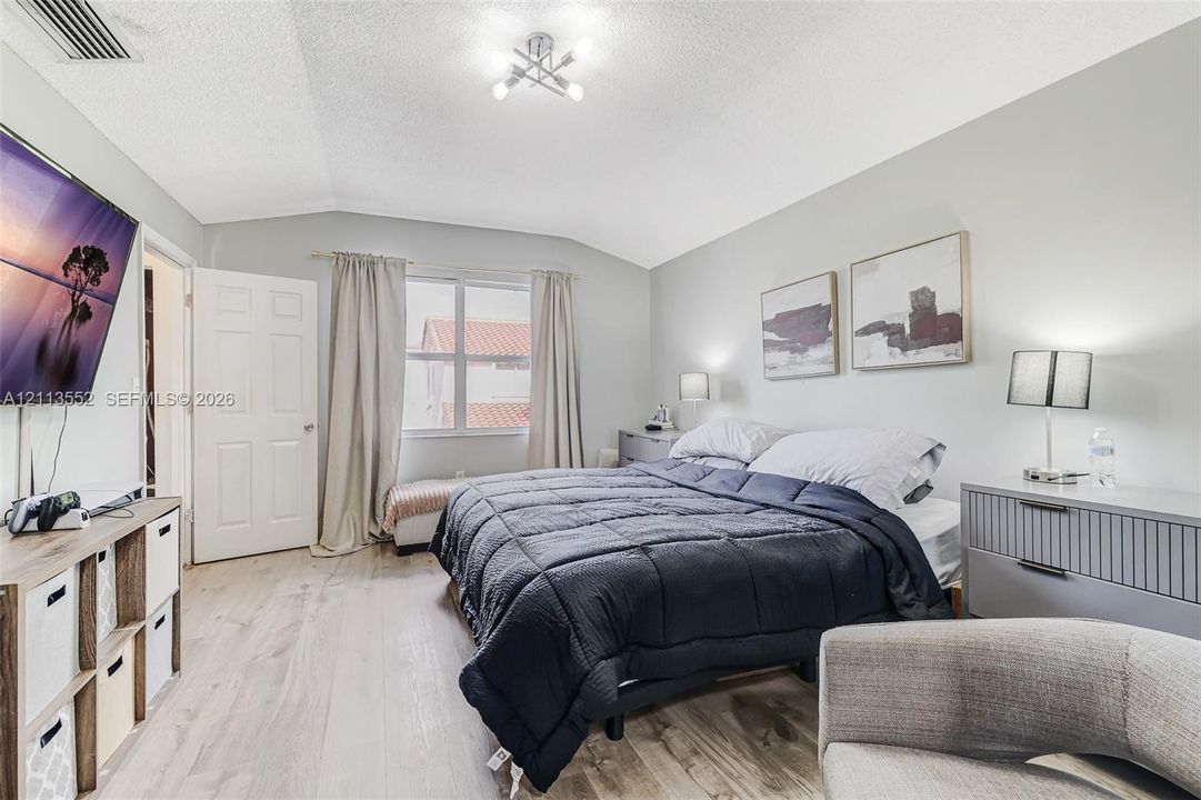 For Sale: $510,000 (3 beds, 2 baths, 1556 Square Feet)