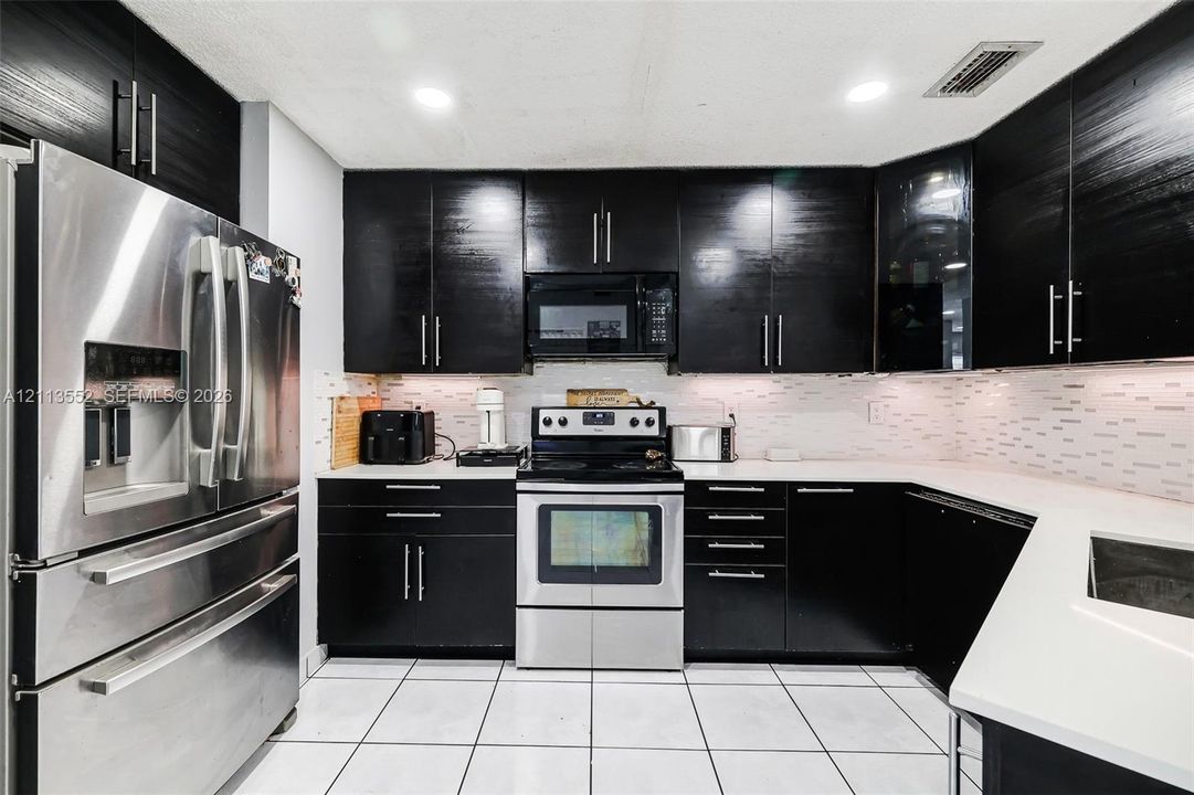 For Sale: $510,000 (3 beds, 2 baths, 1556 Square Feet)