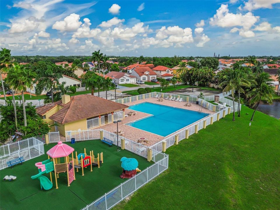 For Sale: $510,000 (3 beds, 2 baths, 1556 Square Feet)