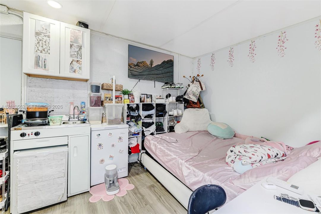 For Sale: $510,000 (3 beds, 2 baths, 1556 Square Feet)