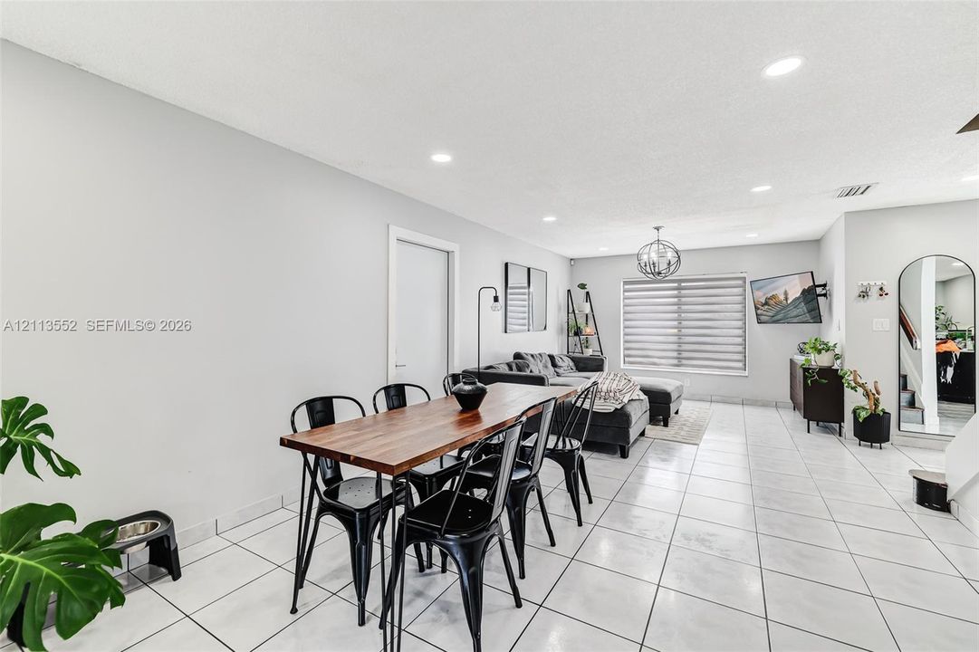 For Sale: $510,000 (3 beds, 2 baths, 1556 Square Feet)