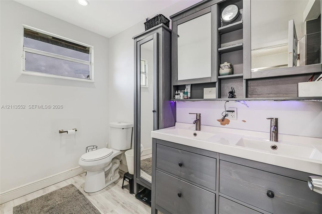 For Sale: $510,000 (3 beds, 2 baths, 1556 Square Feet)