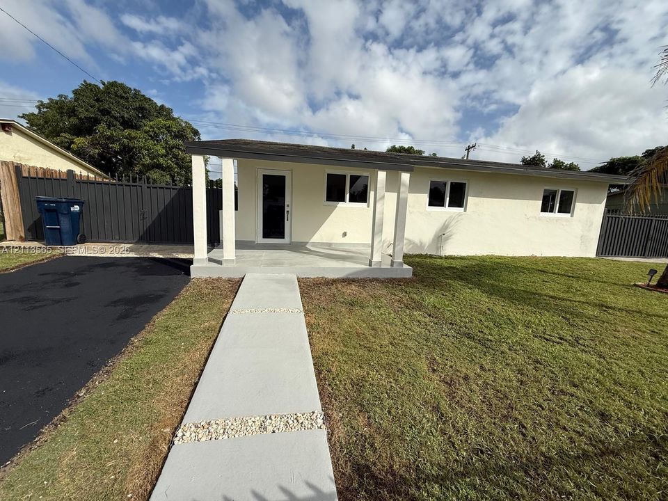 For Sale: $660,000 (3 beds, 2 baths, 1722 Square Feet)