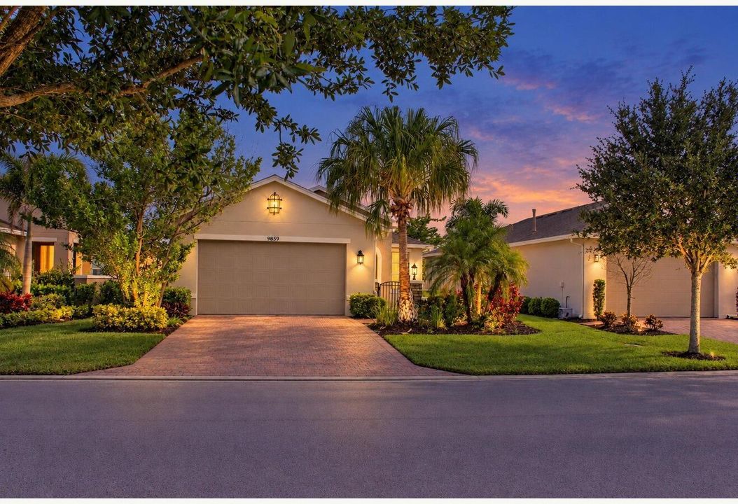 02_DE_Twilight_exterior