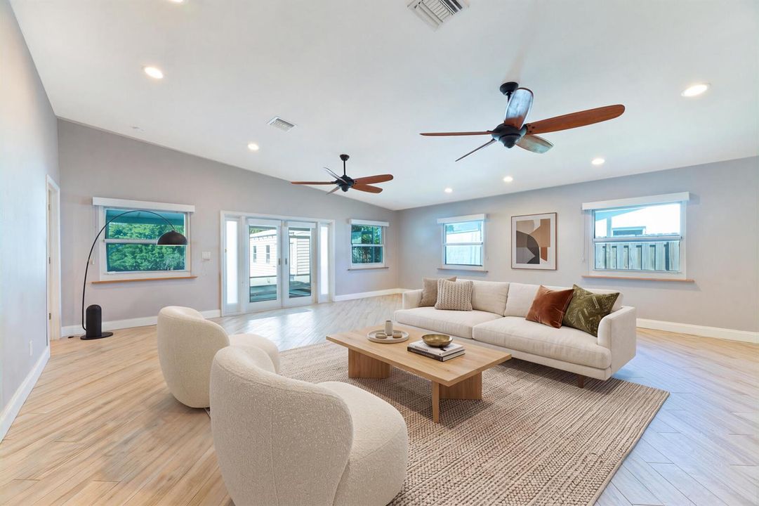 20261020 - 4717 SW 35th Ave - MR-25