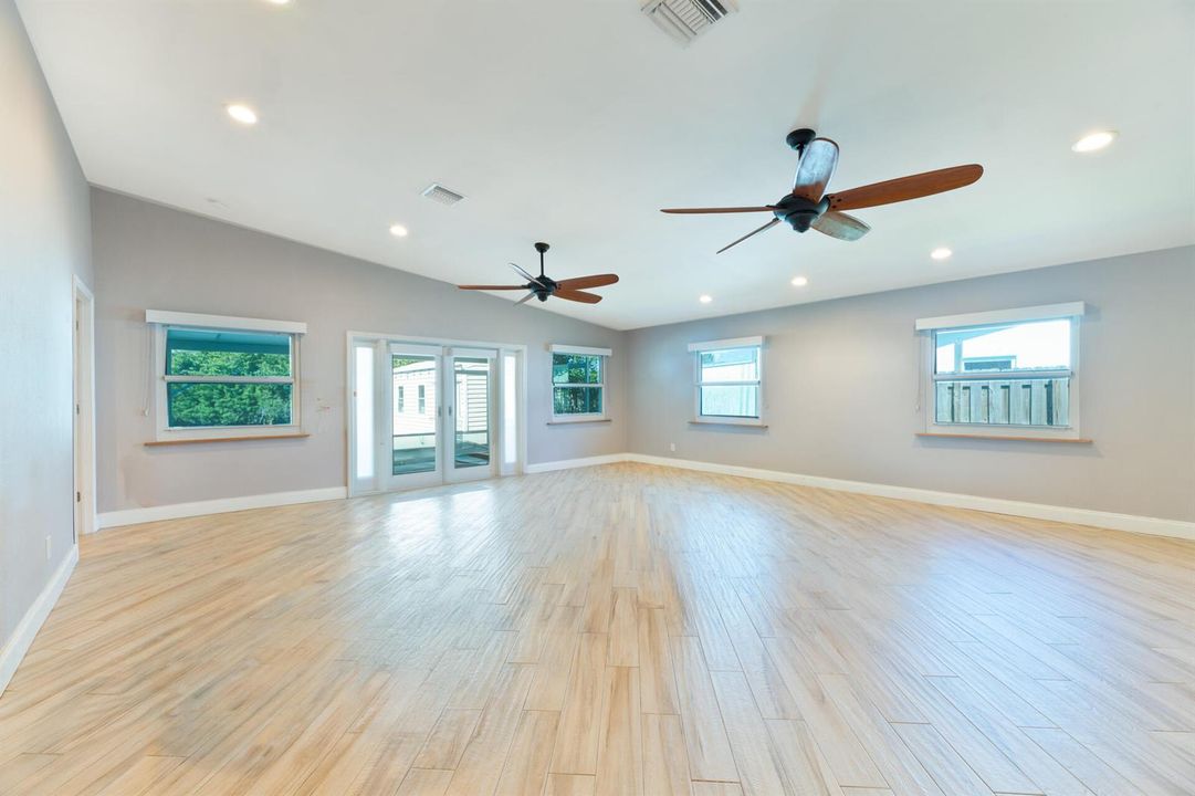 20261020 - 4717 SW 35th Ave - MR-24