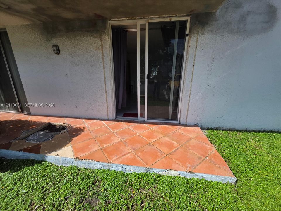 For Rent: $2,275 (2 beds, 2 baths, 900 Square Feet)