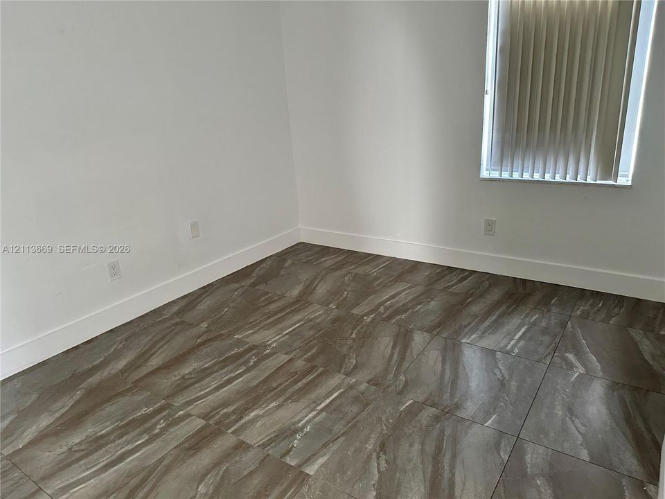 For Rent: $2,200 (2 beds, 1 baths, 840 Square Feet)