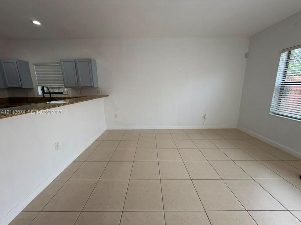 For Sale: $575,000 (4 beds, 2 baths, 1884 Square Feet)