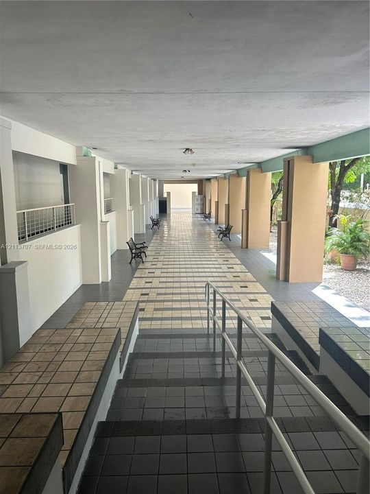 For Rent: $2,200 (2 beds, 2 baths, 840 Square Feet)