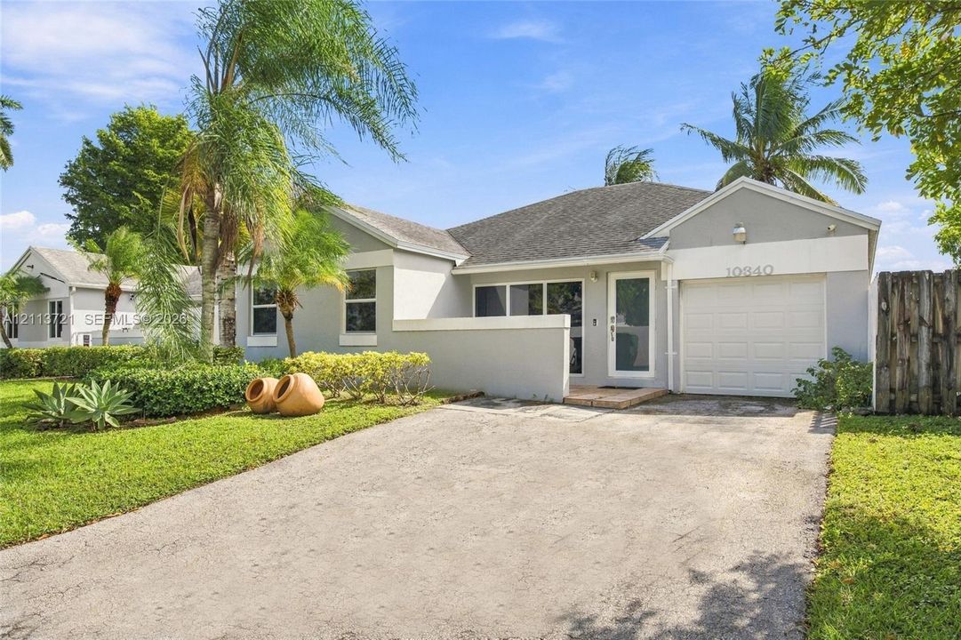 For Sale: $505,000 (3 beds, 2 baths, 1255 Square Feet)