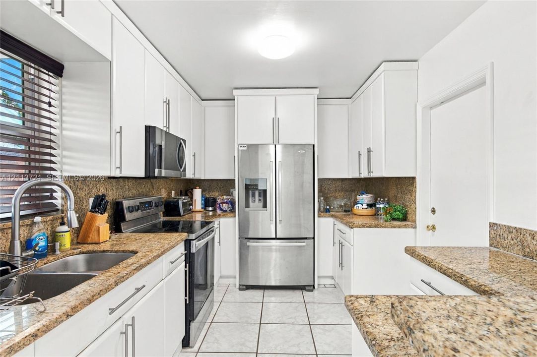 For Sale: $505,000 (3 beds, 2 baths, 1255 Square Feet)