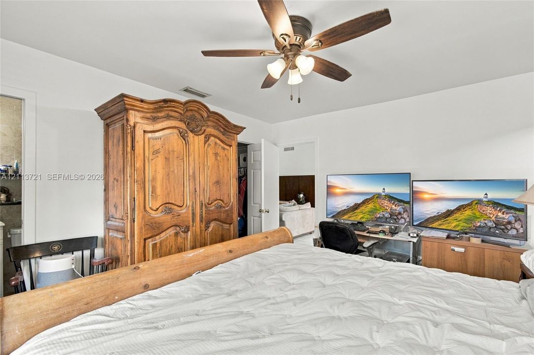 For Sale: $505,000 (3 beds, 2 baths, 1255 Square Feet)